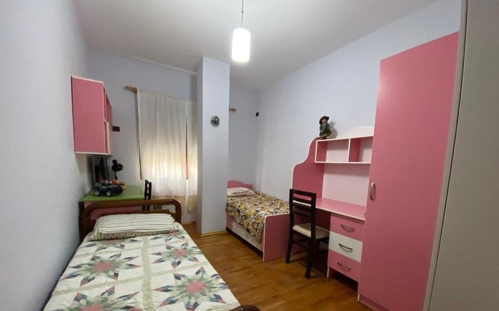 Apartament 2+1 me Qira, Plotësisht i Mobiluar – Zona e Xhamllikut | 600€/muaj