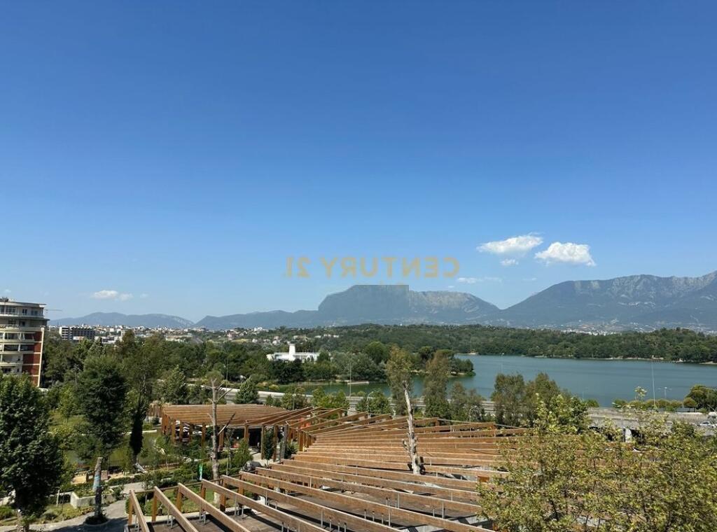 Apartament 2+1+Post Parkimi, tek Kopshti Zoologjik
