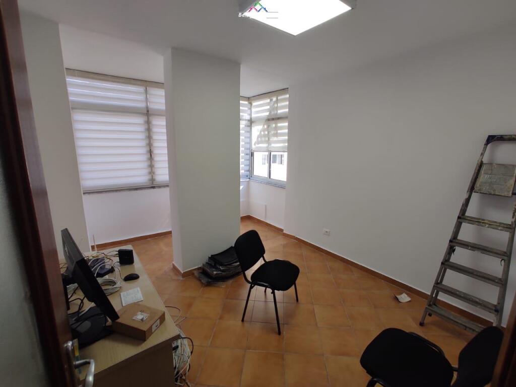 Ufficio in affitto 3+1 vicino a Rruga e Elbasanit (ID BZ2708) Tirana