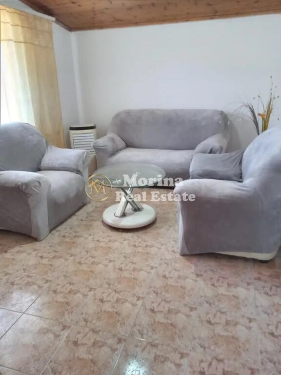 Rent Private Entrance 1+1, Paris Commune 450 Euro/month