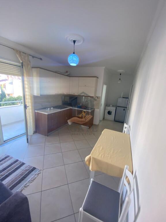 Jepet me Qira Apartament 1+1 Te Pelikani Plazh
