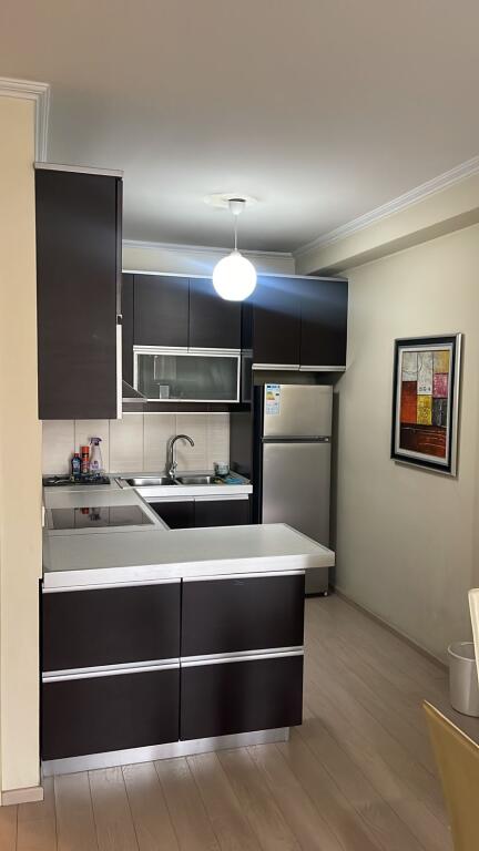 Apartament - Për Qira 2+1 ISH EKSPOZITA