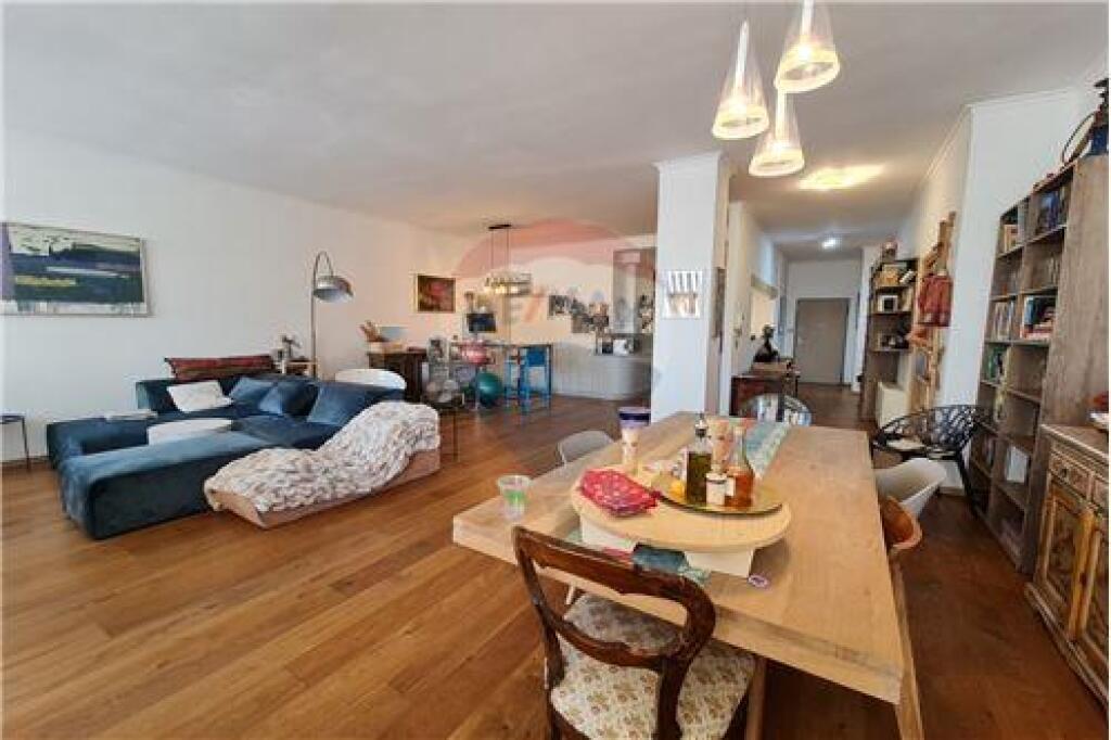 Apartament 4+1 per qira ne Bllok, tek Garda!