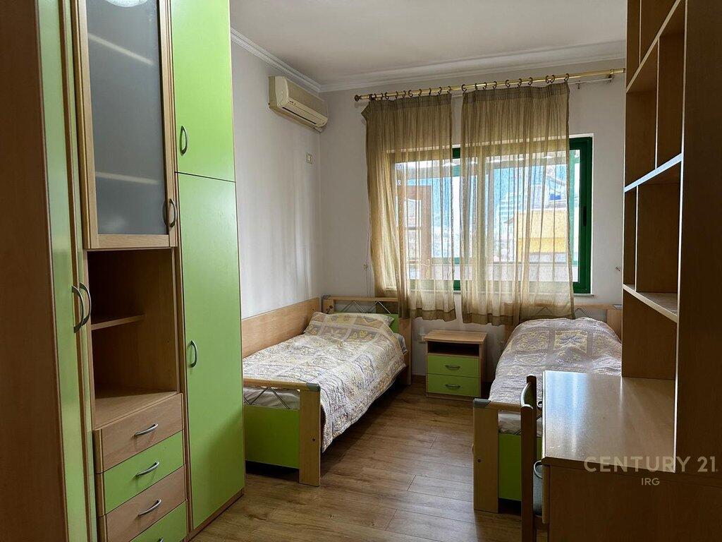 Appartamento 2+1+2 Bagni in affitto a Shallvaret!