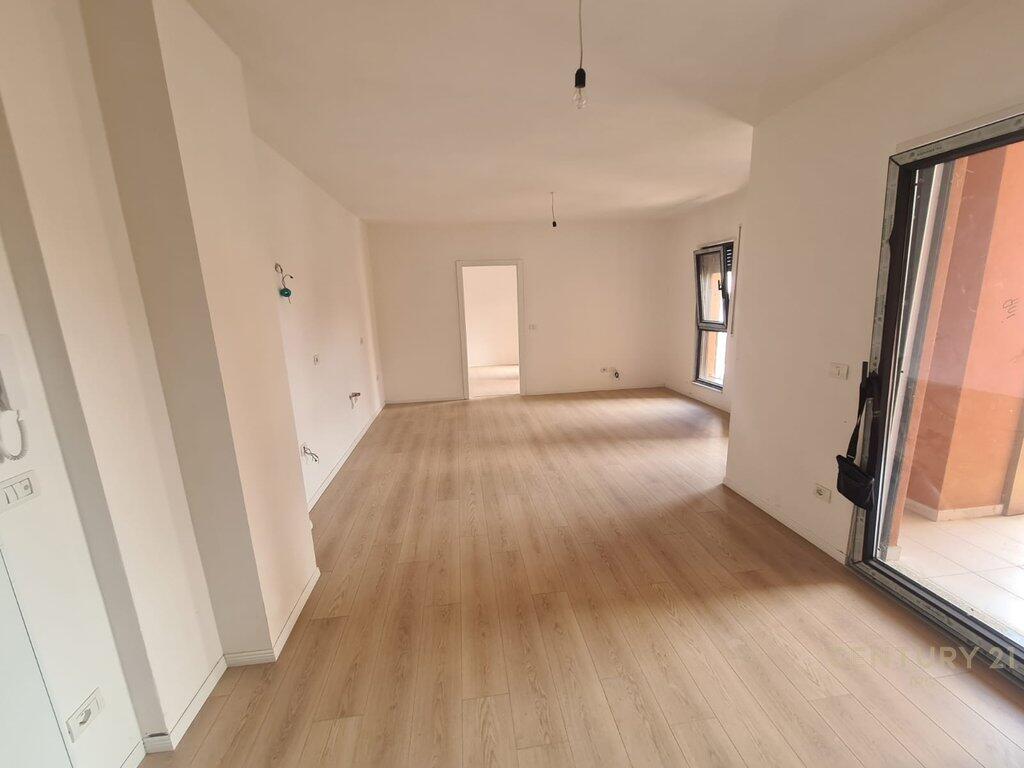 Apartment 2+1 for sale near the Red School!