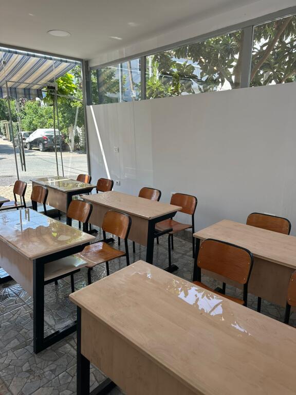 Locale in affitto per corsi di lingue o altre attività commerciali
