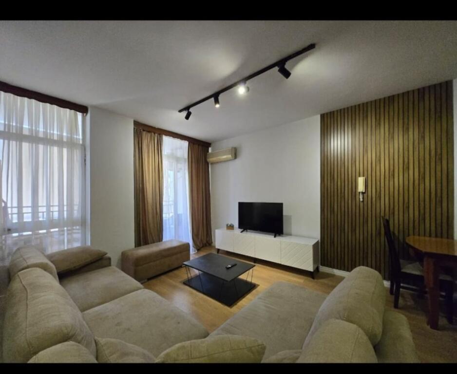 Jepet apartamenti 2+1 te Komuna Parisit , Rruga Medar Shtylla
