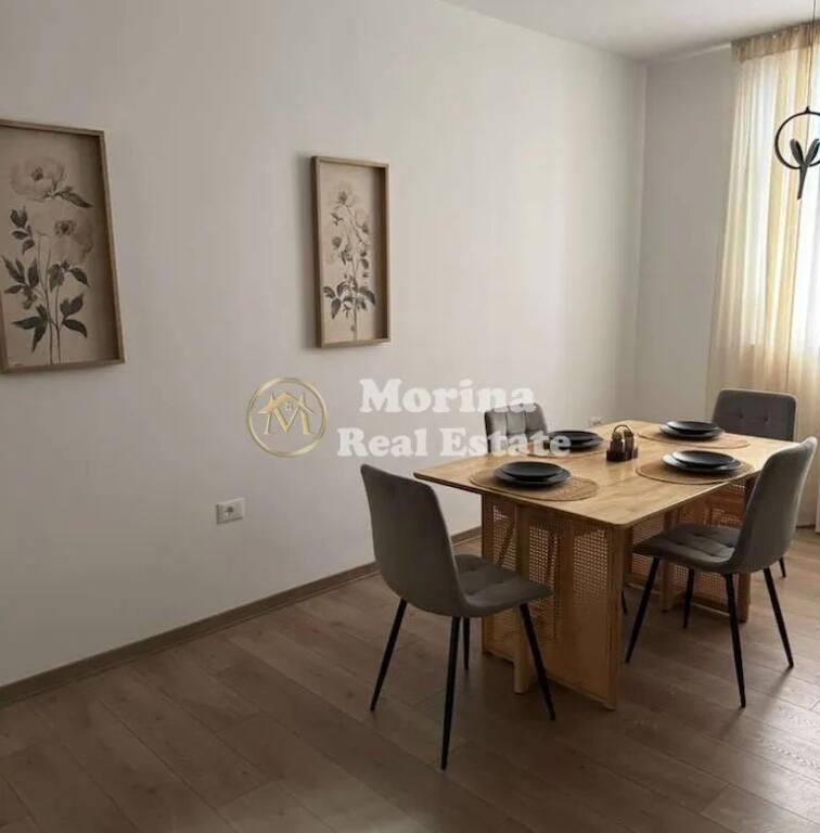 Qera,Apartament 2+1,Kafe Flora, Rr e Durresit, 950euro/muaj
