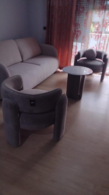 1+1,furnished at the juridical in the block,850 euros with parking