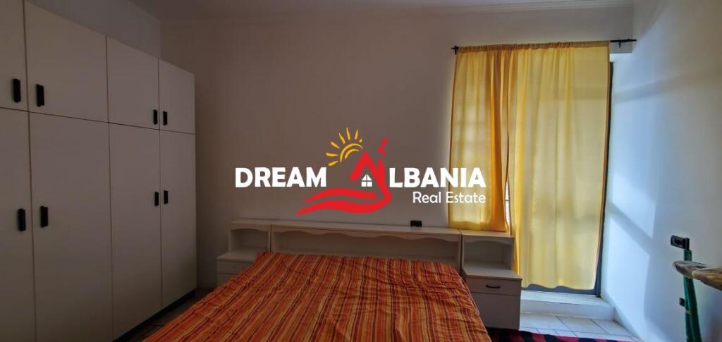 Appartamento 1+1+Veranda in via Dibra vicino alla Facoltà di Medicina, Tirana (ID 4211760)