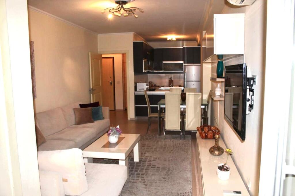 Apartament - Për Qira 2+1 ISH EKSPOZITA