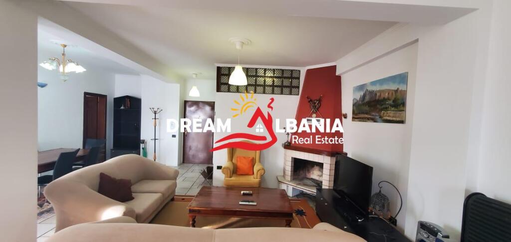 Appartamento 1+1+Veranda in via Dibra vicino alla Facoltà di Medicina, Tirana (ID 4211760)
