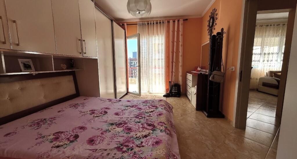Appartamento 1+1+veranda in vendita Jordan Misja vicino al registro