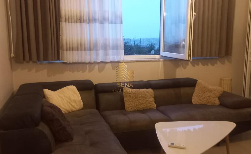 Affitto, Appartamento 1+1+blk, Kinostudio, 300 Euro/mese