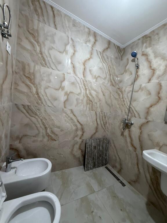 Qera,Apartament 2+1+2+Post Parkimi Vila L2,Astir,Tirana.