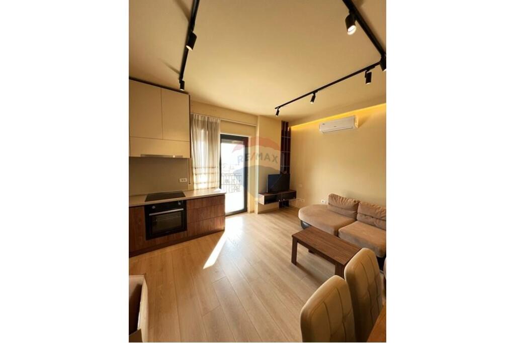 Super apartament 1+1 me post parkimi