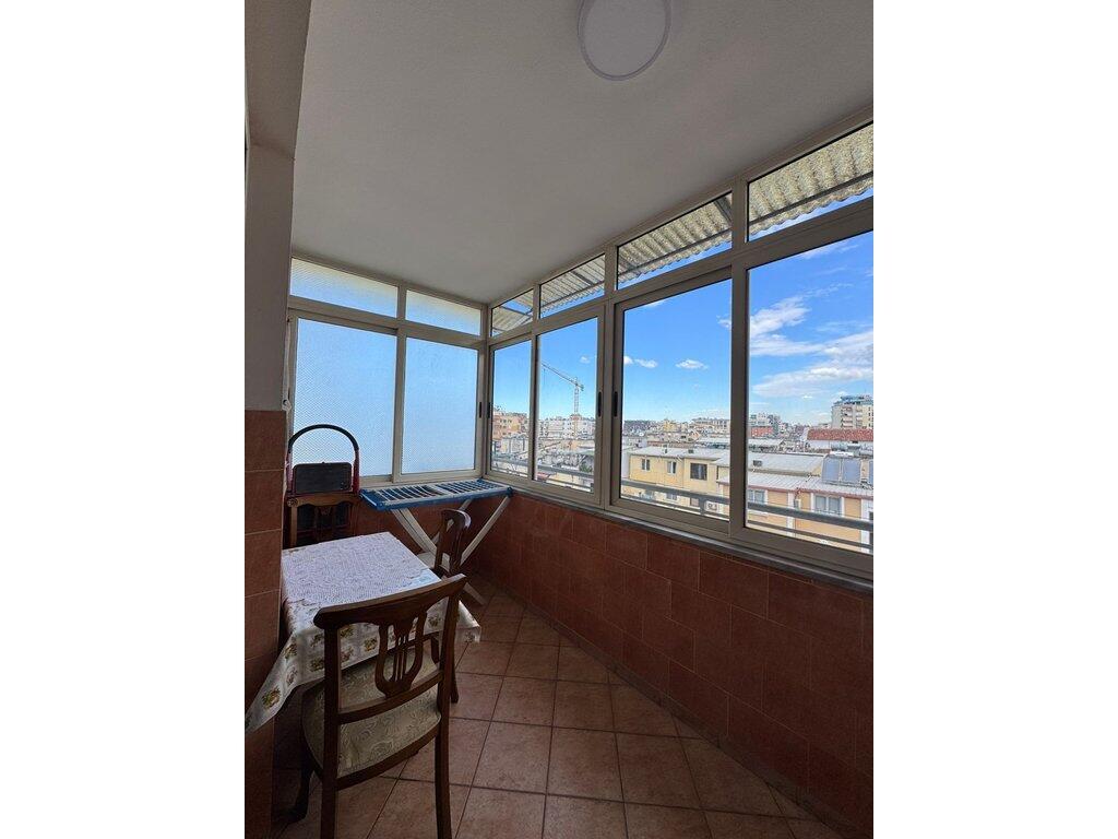 Jepet me qira apartament 3+1+2 në zonën e Shkollës së Baletit, Tiranë