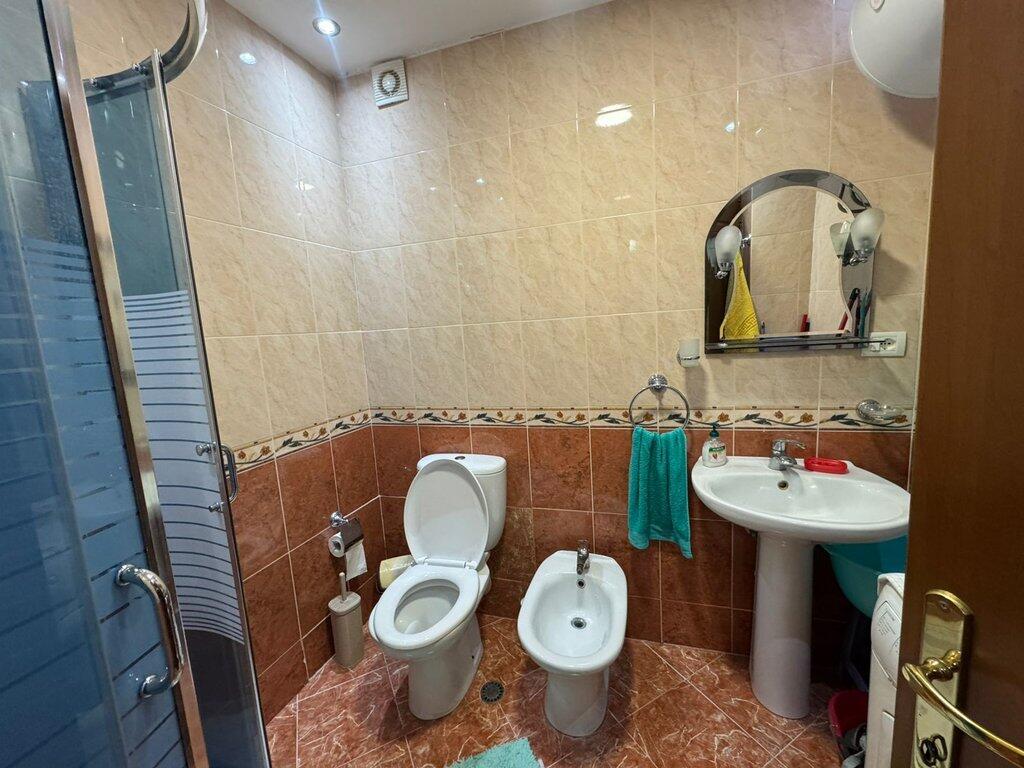 3+1+2 me qira pranë Shkollës së Baletit!