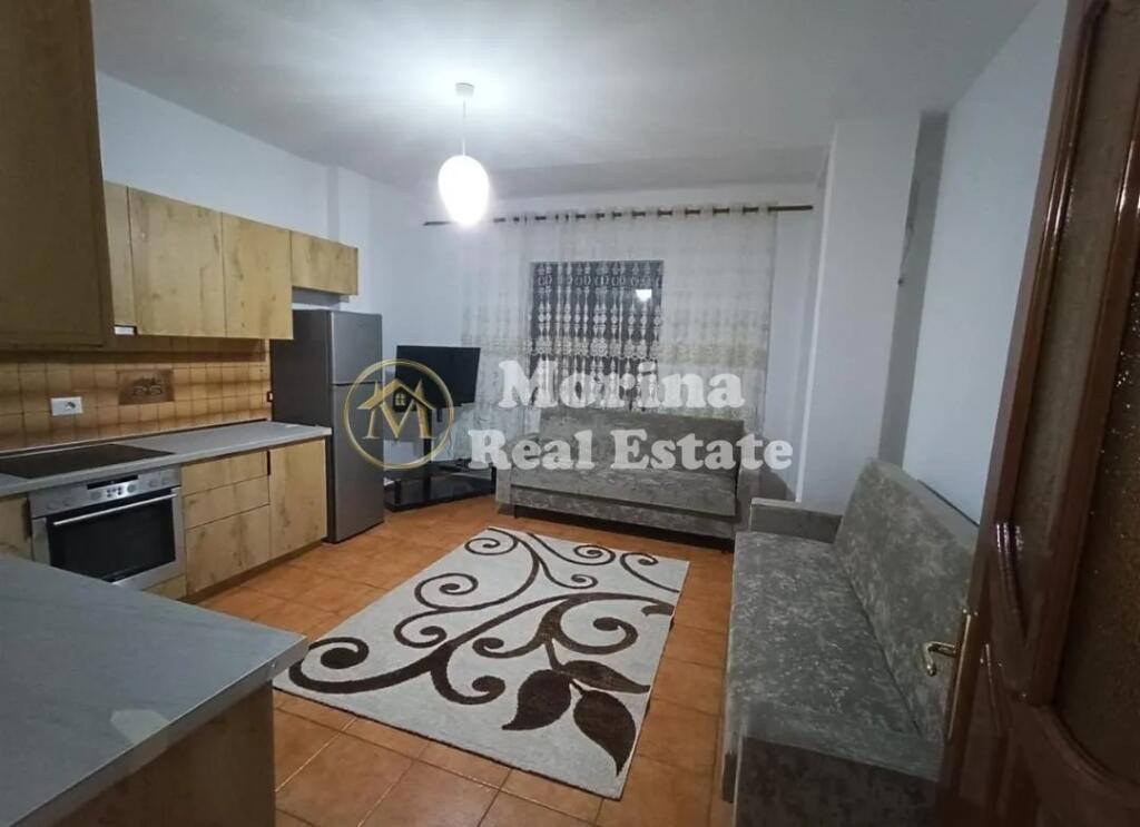Affitto, Appartamento 3+1+2 , Kinostudio , 500 Euro/mese