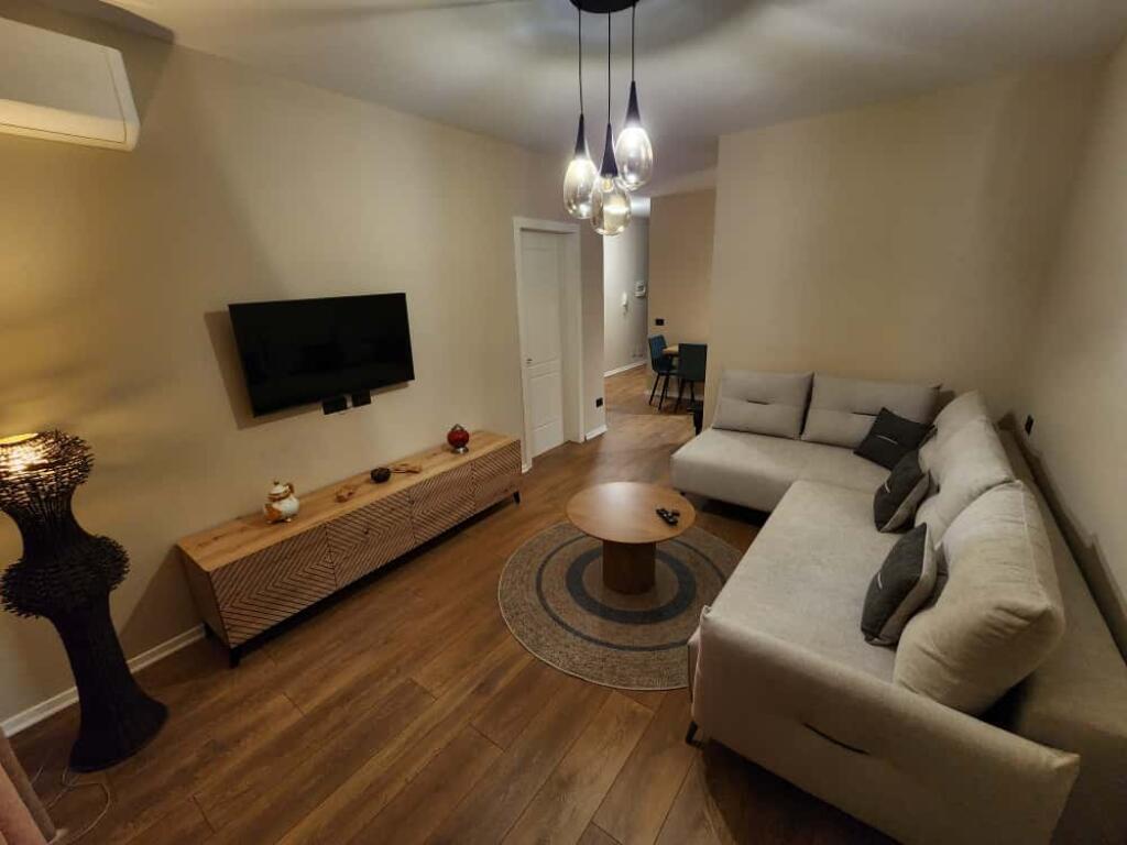 Apartament me Qera 2+1 - Liqeni i Thate