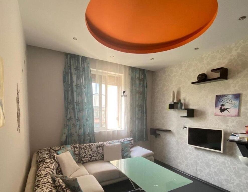 APARTAMENT ME QERA 2+1 RRUGA E DURRESIT 600 EURO