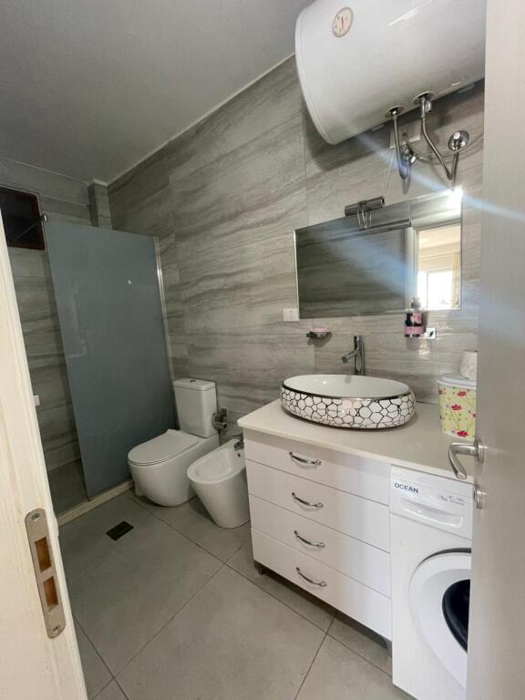 APARTAMENT ME QERA 1+1  Iliria 300 euro