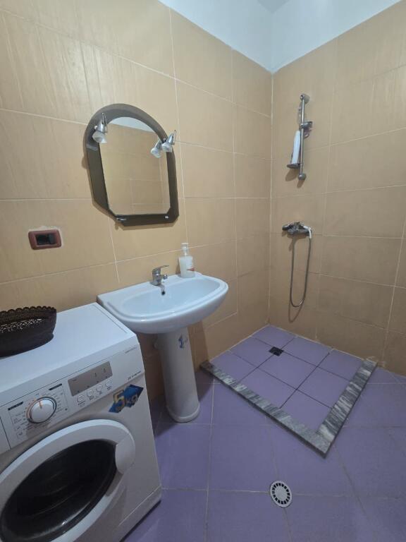 SHITET APARTAMENT 1+1 RROTA E KUQE, PLAZH, DURRES