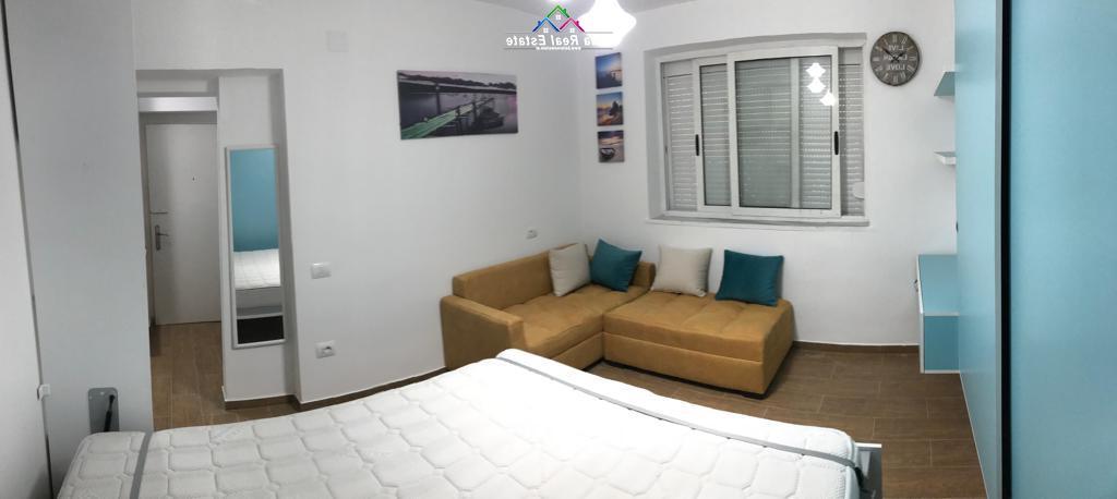Monolocale in vendita presso l'ex ristorante Durazzo (ID BSHG29) Tirana