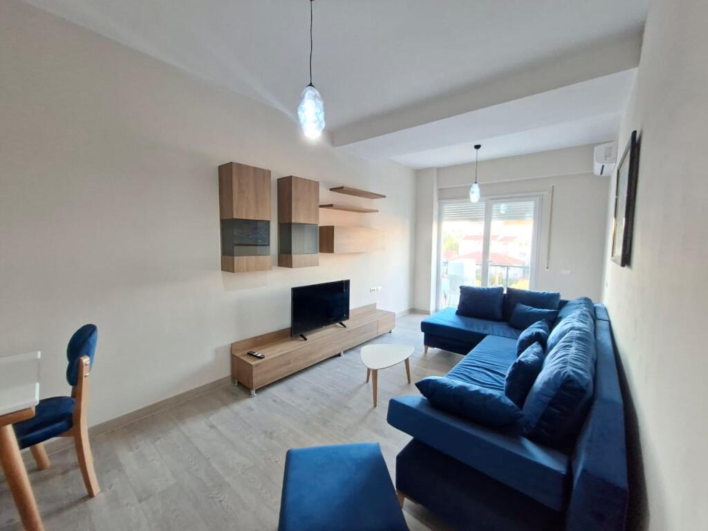 Jepet apartament 1+1 i sapo mobiluar ne Xhamllik shkolla Niket Dardani