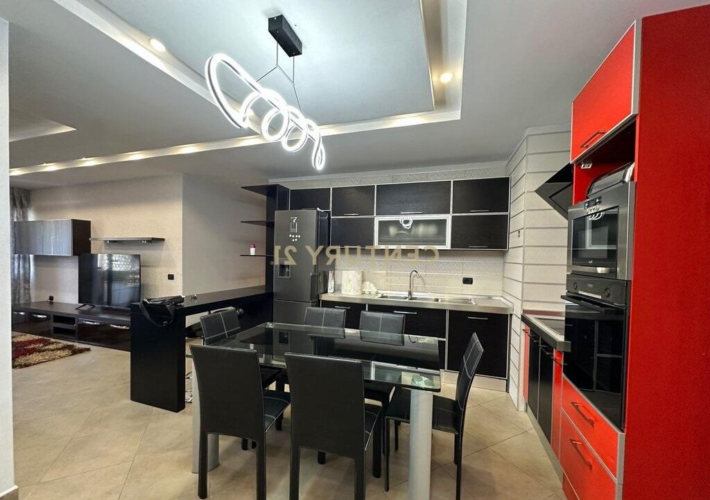 Apartament 2+1+Post Parkimi, tek Kopshti Zoologjik