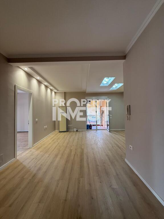 Vendesi in vendita Appartamento 2+1+Parcheggio Xhamllik, Colombo vicino Porcelanit, Oxhaku