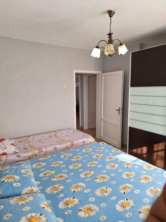 Apartament 2+1 me Qira – Zona 21 Dhjetori, Tiranë, 500 Euro
