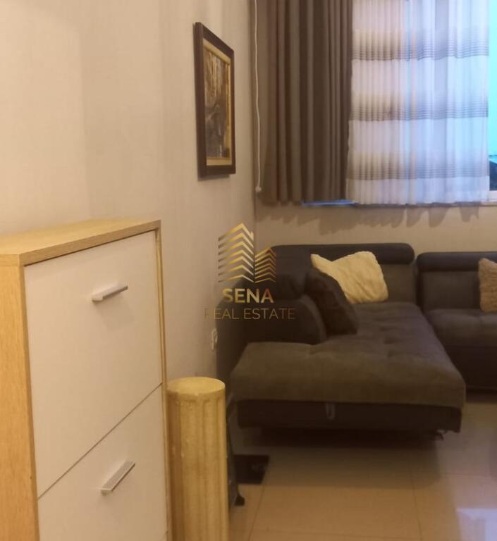 Affitto, Appartamento 1+1+blk, Kinostudio, 300 Euro/mese