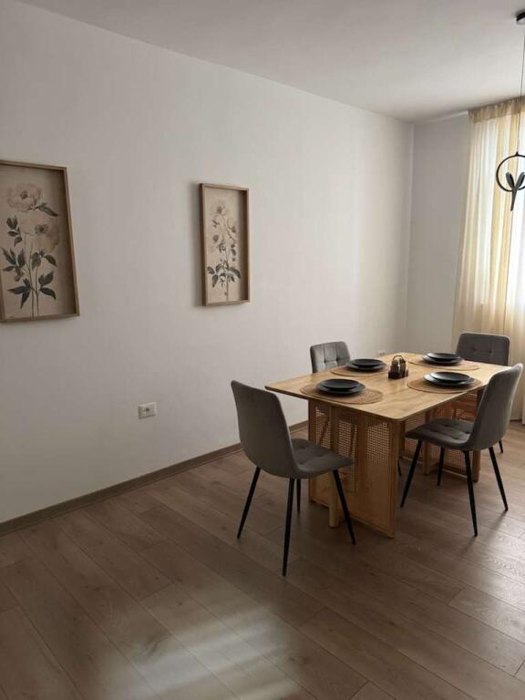 APARTAMENT ME QERA 2+1