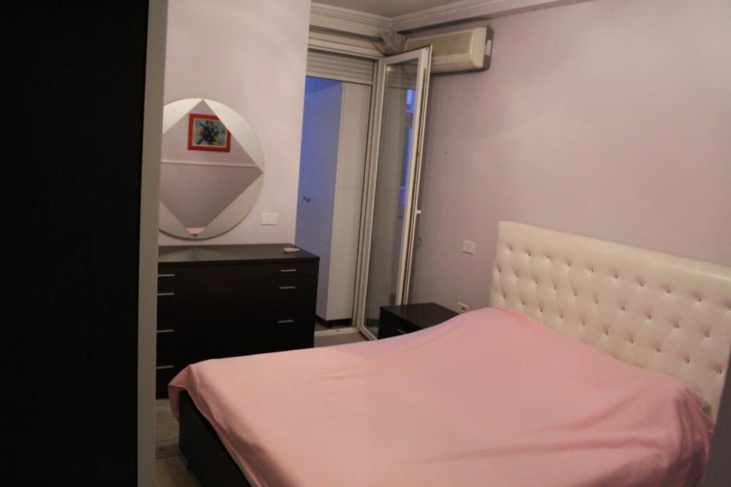 Apartament - Për Qira 2+1 ISH EKSPOZITA