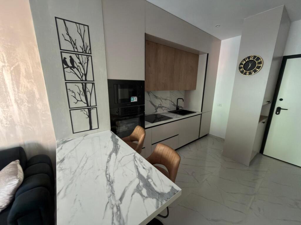 📣 Jepet me Qira Apartament 1+1 📍 Rruga “5 Maji”, Tiranë💶 500 € në muaj