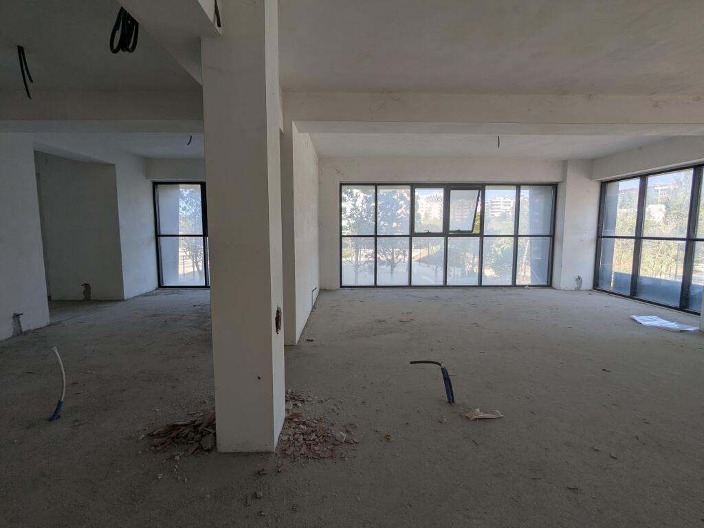 UNITA' COMMERCIALE IN AFFITTO VICINO AL PARCO AULONA VLORA