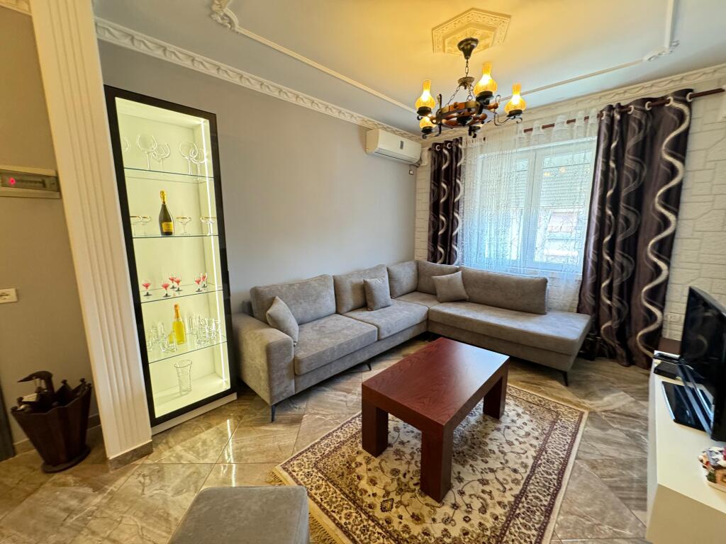 🏡Qera, apartament 2+1+2  📍Libri Universitar ,Ish blloku 💰 Çmimi: 900€\muaj