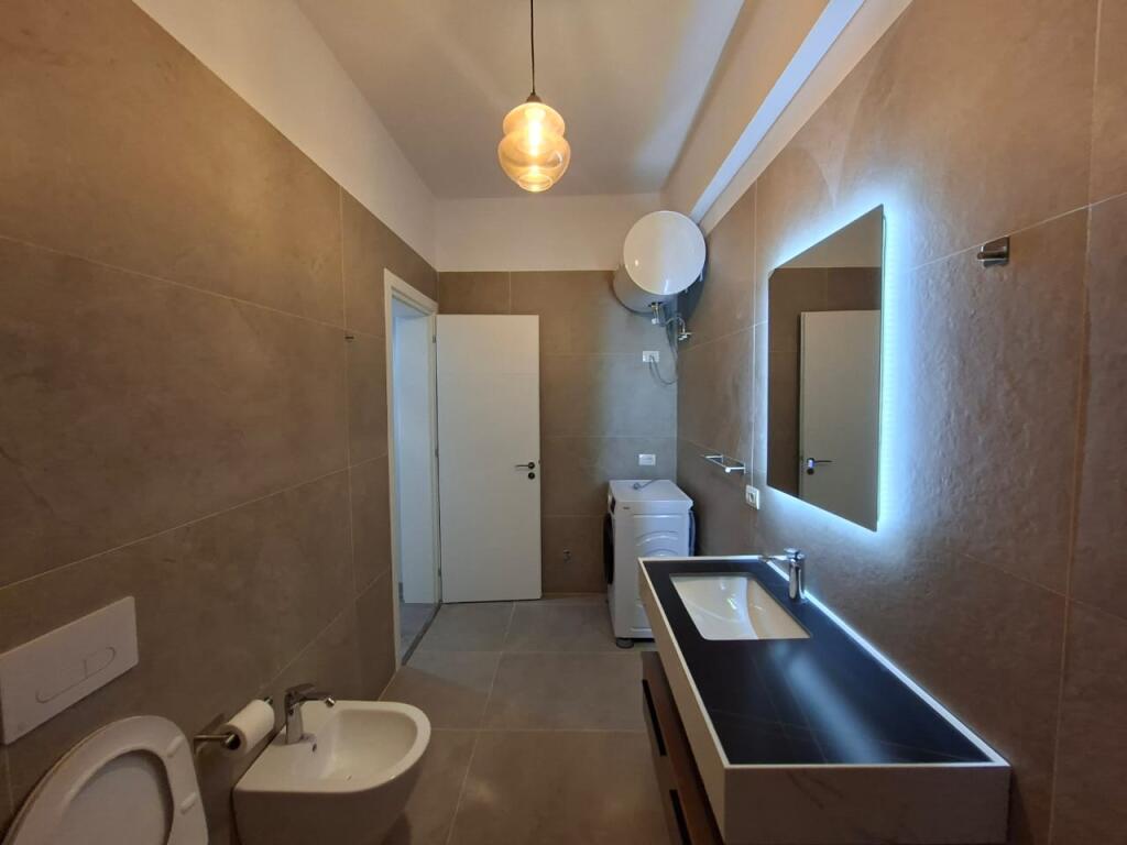Jepet apartament 1+1 i sapo mobiluar ne Xhamllik shkolla Niket Dardani