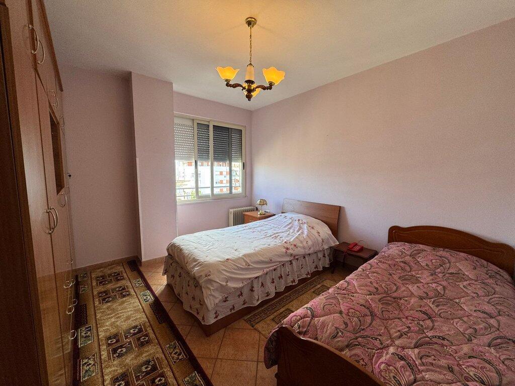 3+1+2 me qira pranë Shkollës së Baletit!
