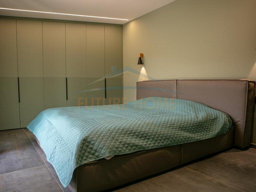 Shitet penthouse Liqeni i Thate