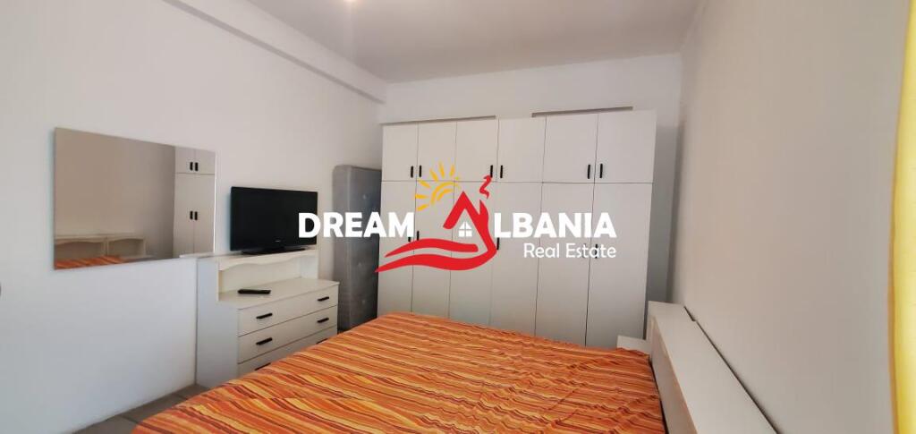 Appartamento 1+1+Veranda in via Dibra vicino alla Facoltà di Medicina, Tirana (ID 4211760)
