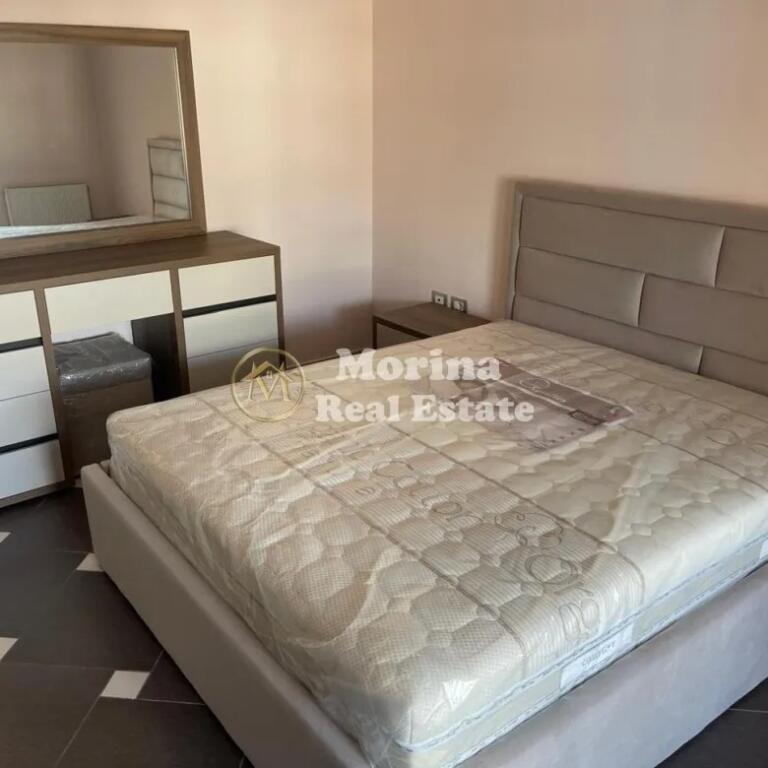Qera, Hyrje Private 3+1+2+Parkim, Sauk , 700 euro/muaj