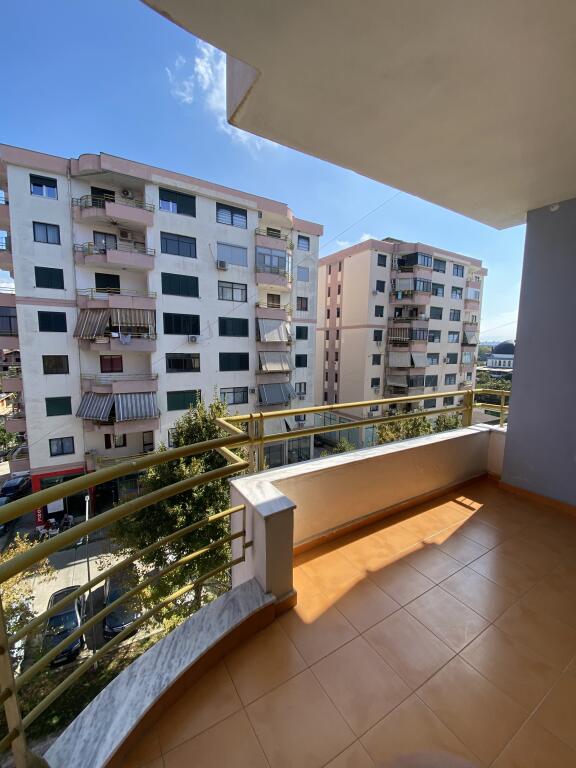 Ne Kamez Shitet Apartament 2+1 Me Hipoteke!