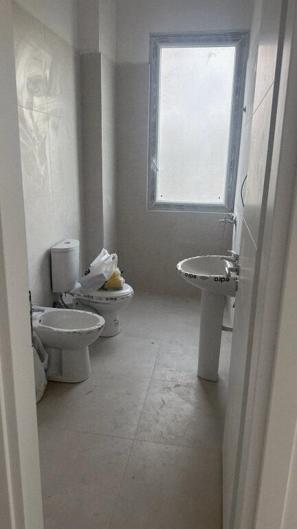 Jepet 1+1 me Qera Bashk me 🅿️Parkimi, E mobiluar