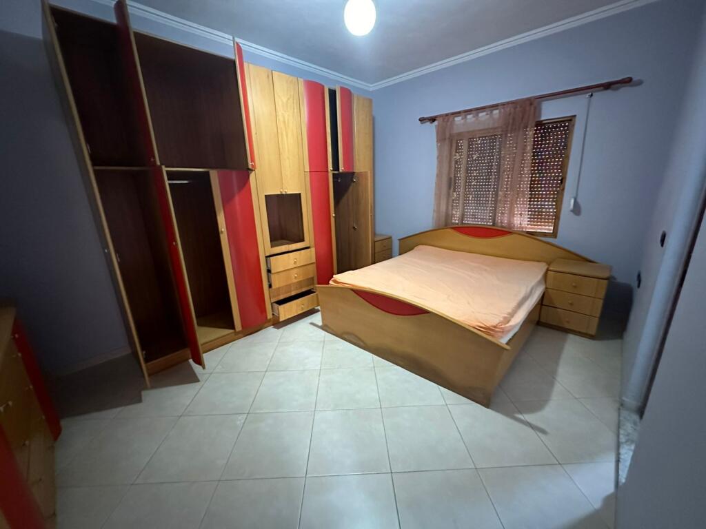 Apartment for rent, villa floor at Gramoz Pashko Street near the Faculty of Economics