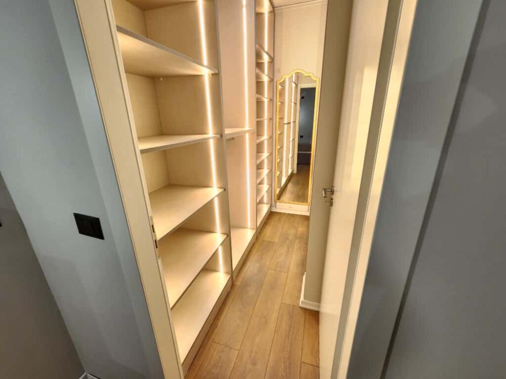 Qera 1+1 Luxury Liqeni i Thate , Tirane