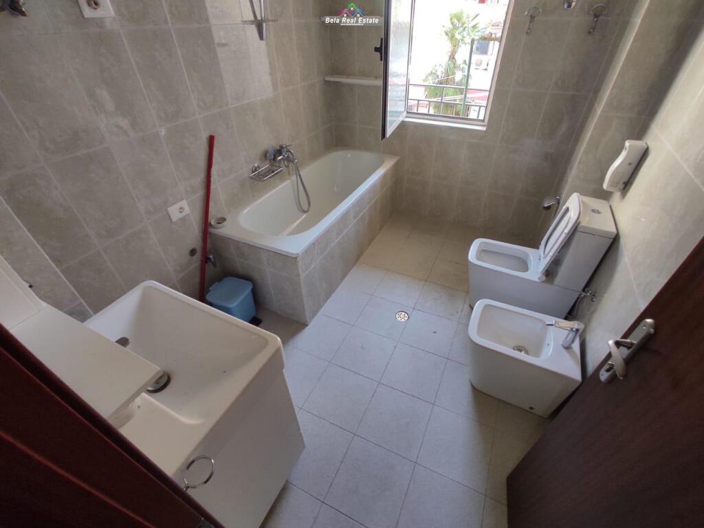 Ufficio in affitto 3+1 vicino a Rruga e Elbasanit (ID BZ2708) Tirana