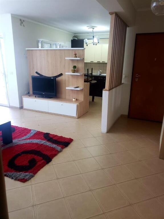 Tirane, affittasi appartamento 2+1+Balcone, 2° piano, 110 m² 500 € (Complesso Malajzian)
