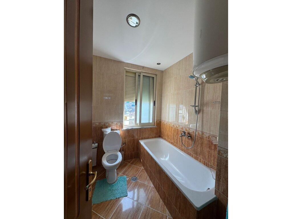 Apartament 3+1+2 me Post Parkimi për Qira – Shkolla e Baletit, Tiranë | 750€/muaj